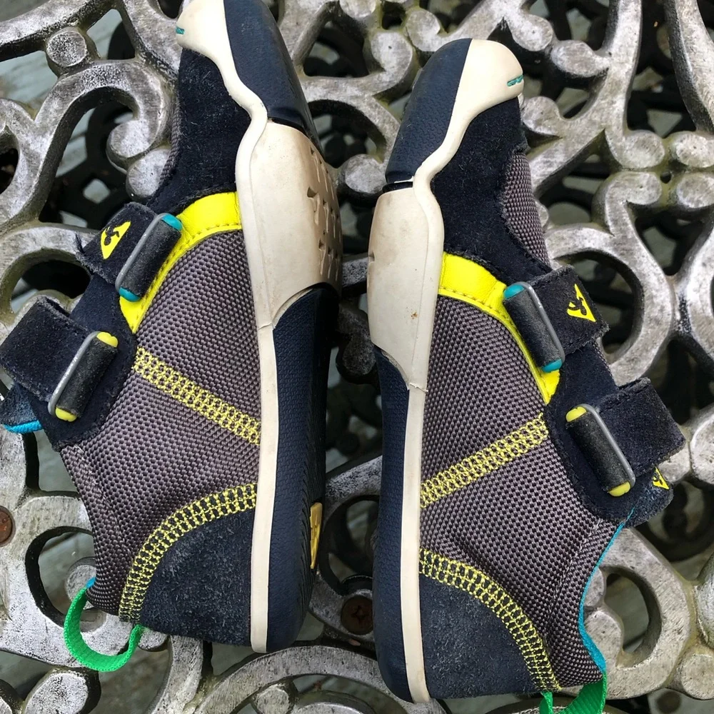 Boys Plae shoes size 11 Ty style Velcro washable toddler